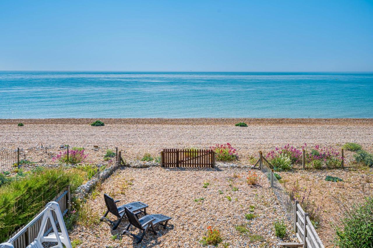 Pebble Paradise Beachfront Family Getaway Pevensey Exterior photo