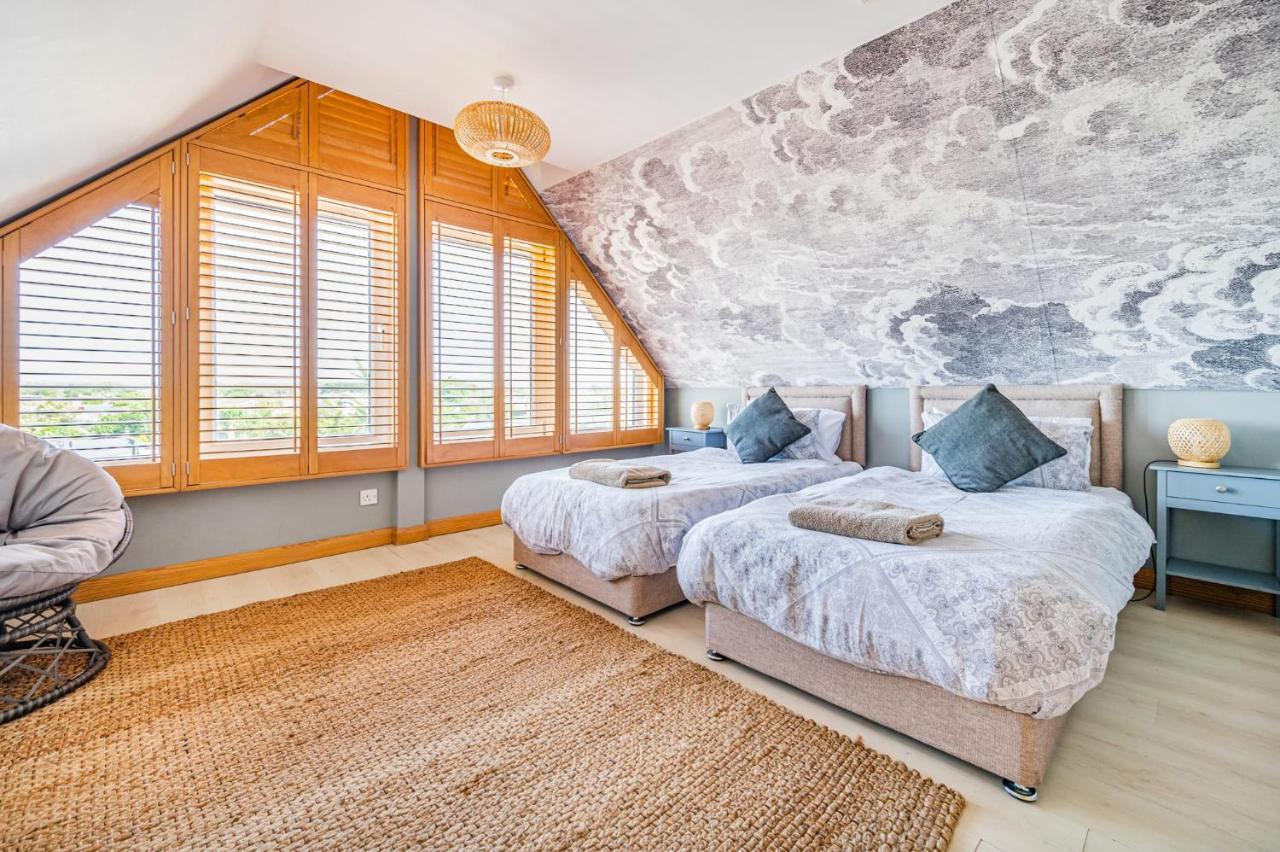Pebble Paradise Beachfront Family Getaway Pevensey Exterior photo