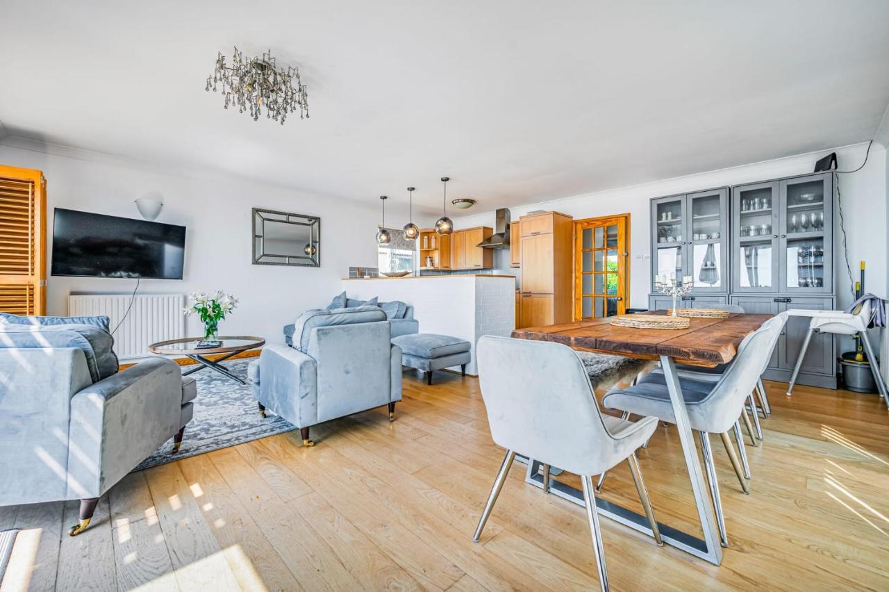 Pebble Paradise Beachfront Family Getaway Pevensey Exterior photo