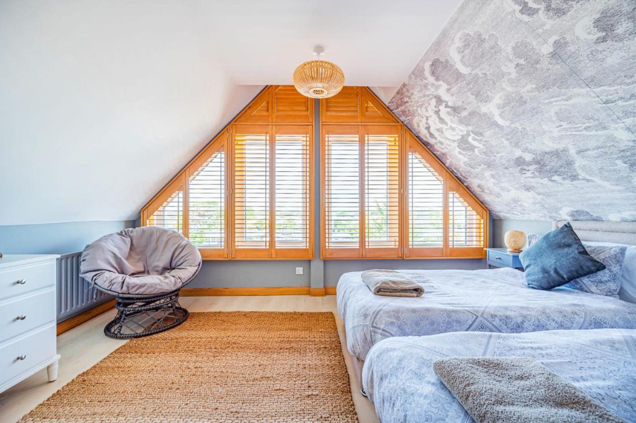 Pebble Paradise Beachfront Family Getaway Pevensey Exterior photo