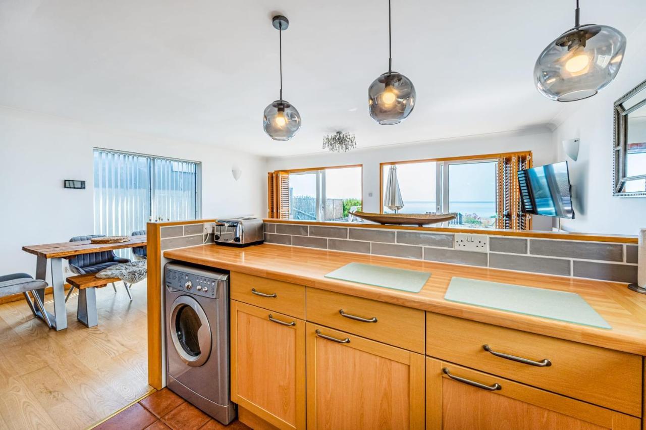 Pebble Paradise Beachfront Family Getaway Pevensey Exterior photo