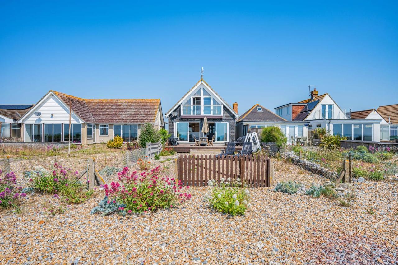 Pebble Paradise Beachfront Family Getaway Pevensey Exterior photo
