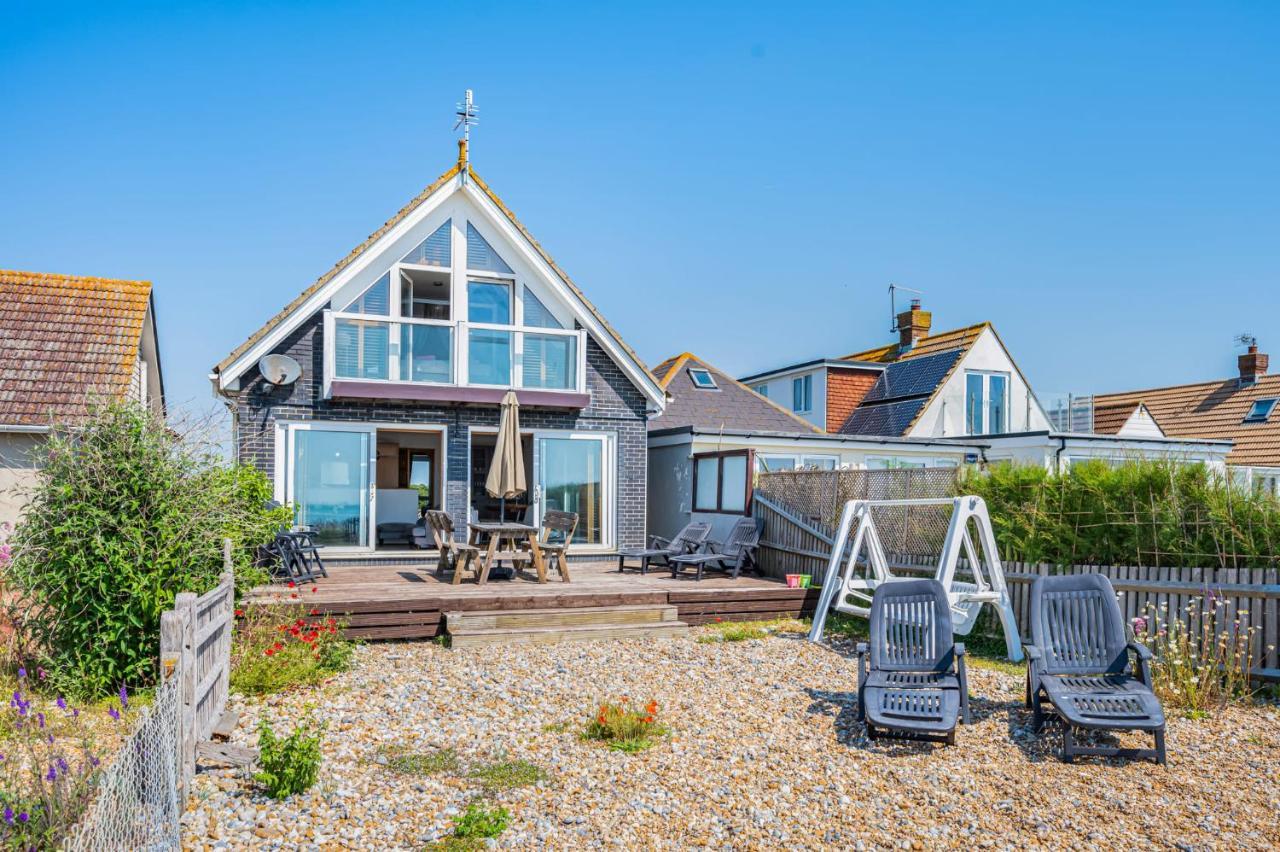 Pebble Paradise Beachfront Family Getaway Pevensey Exterior photo