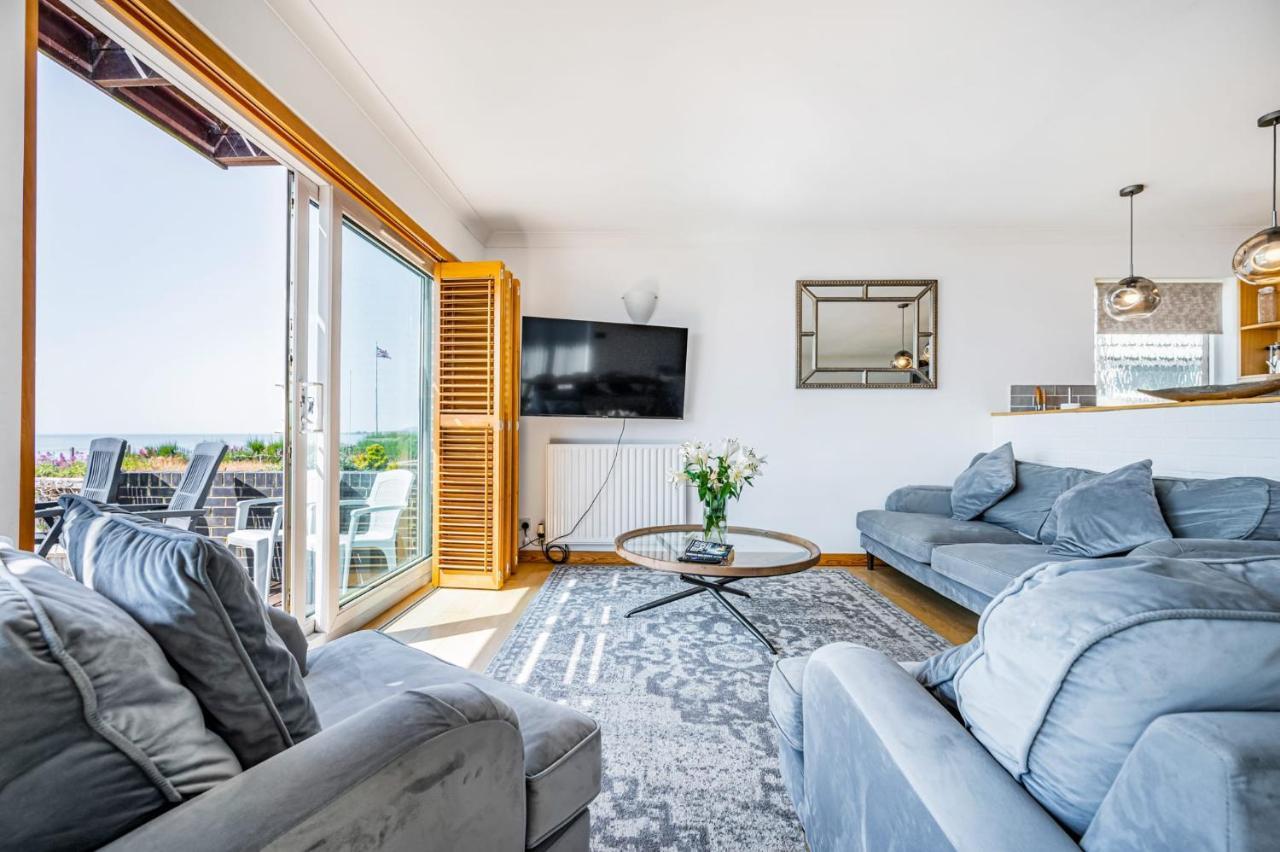 Pebble Paradise Beachfront Family Getaway Pevensey Exterior photo