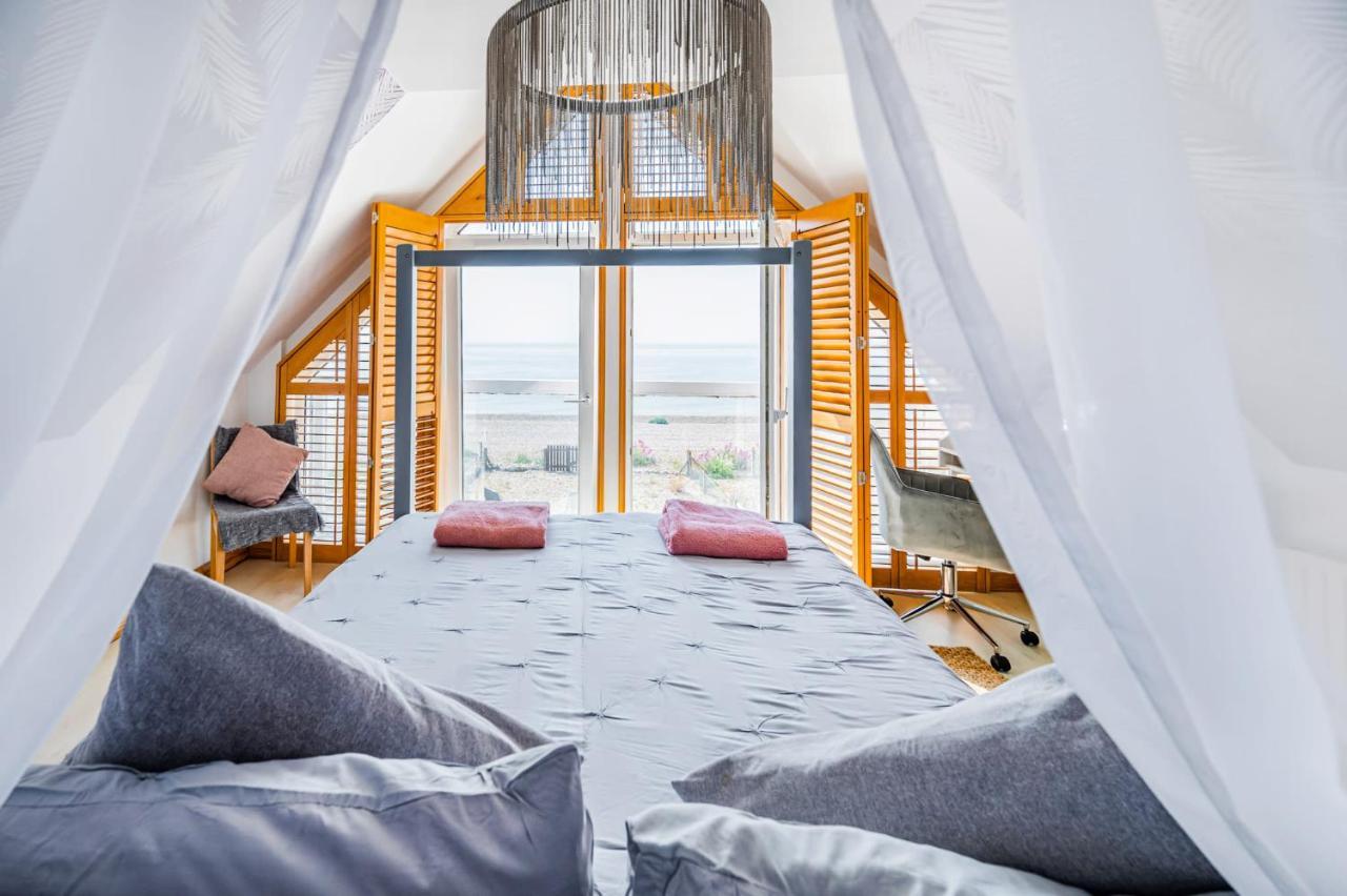 Pebble Paradise Beachfront Family Getaway Pevensey Exterior photo